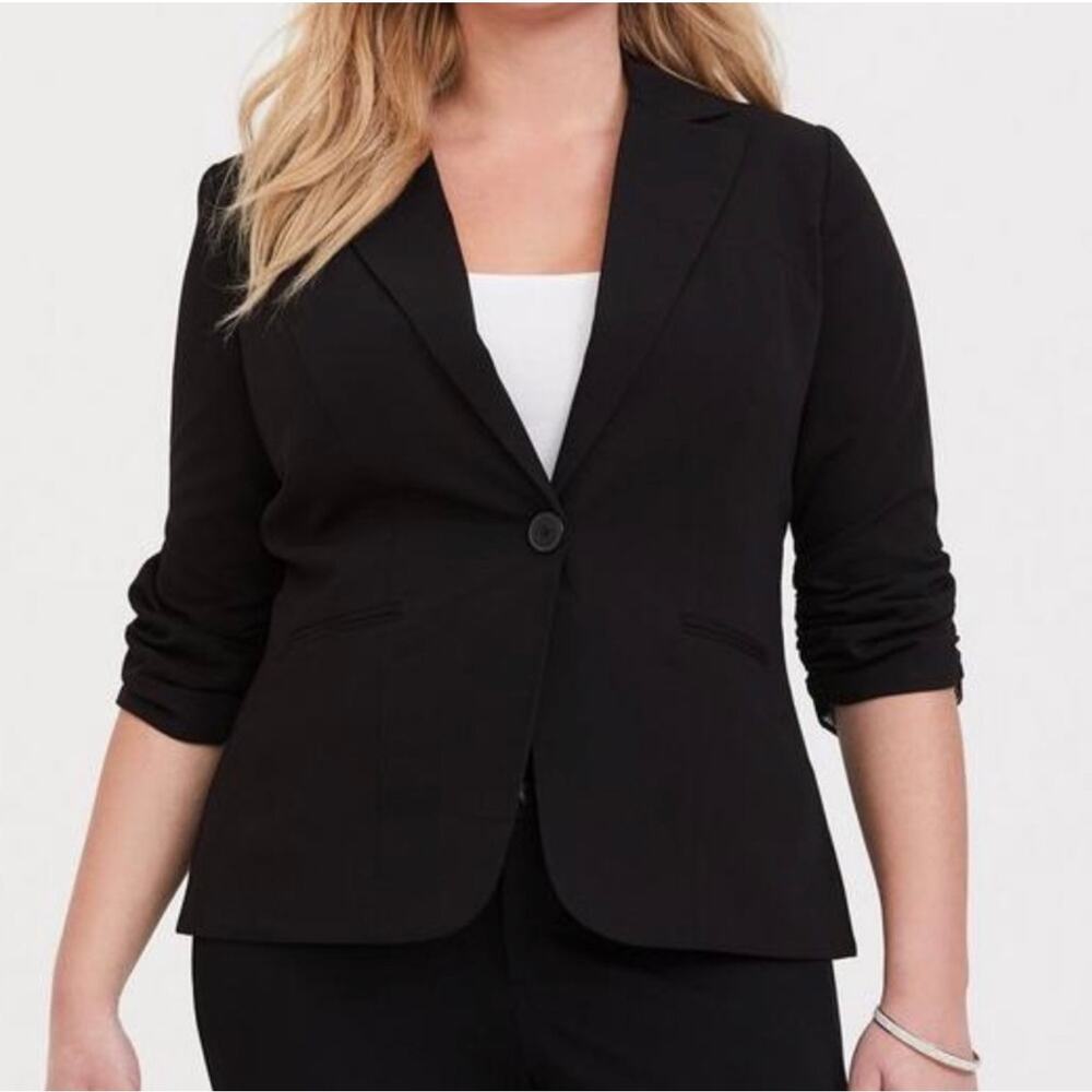 Studio by Torrid Black Classic Fit Blazer – Size 0 (Large)